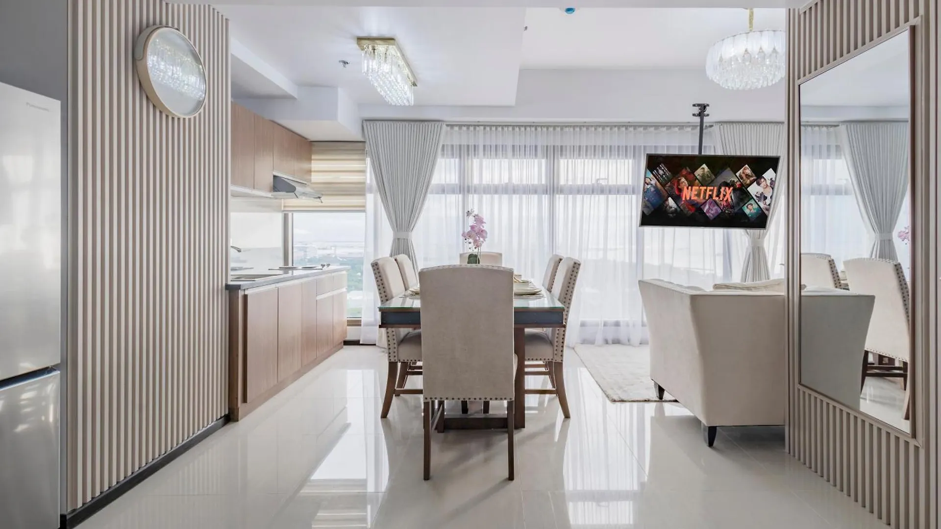 Aparthotel The Radiance Manila Bay Pasay 4*,